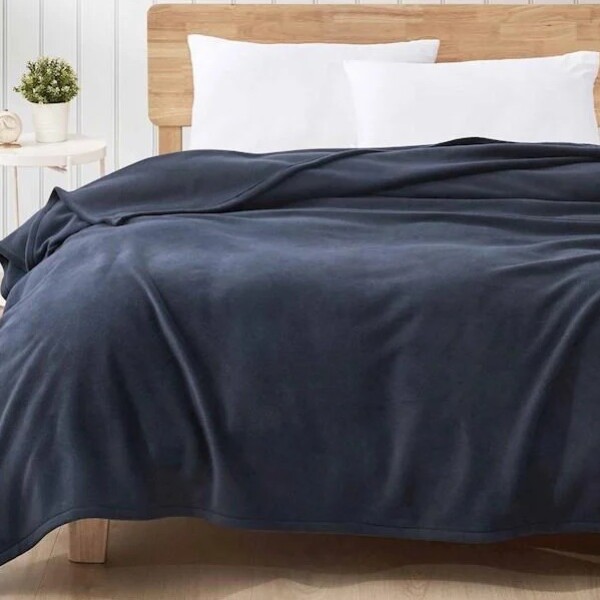 Colour:Navy image